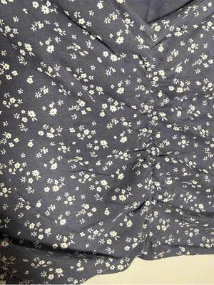 Hollister Blue Floral V-Neck Women's Top Large Cropped thumbnail 3