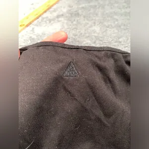 Vitality balance athletica Black Zip-Front sports bra thumbnail 4