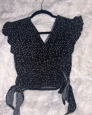 SheIn NWOT Black Ruffled Polka Dot Top thumbnail 2