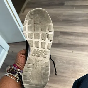 Nike Black and White Sneakers thumbnail 7