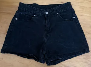 Black shorts Size M thumbnail 1