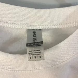Gildan LOVE SWEATSHIRT thumbnail 2