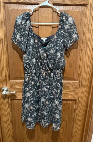 Floral Short Sleeve V-Neck Women's Dress - Black with Peach Floral thumbnail 1