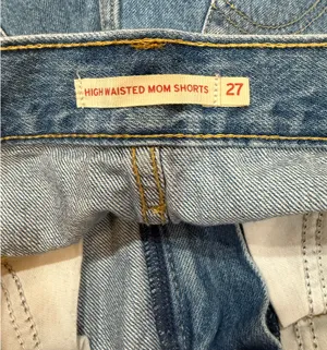 Levi’s Mom Shorts thumbnail 4