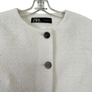 ZARA Pronounced Shoulder Textured Jacket Ecru Cream Wood Buttons Size XS Rare thumbnail 5