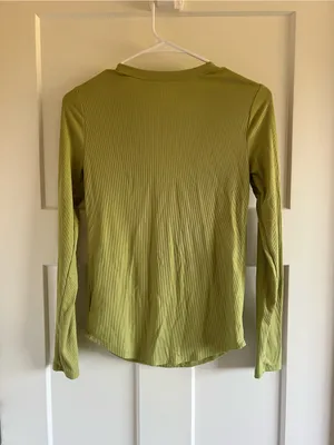No Boundaries Olive Green Long Sleeve Crewneck Top thumbnail 2