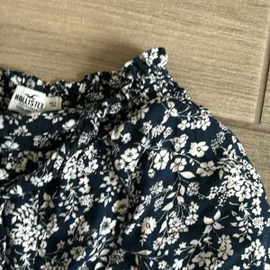 Hollister printed shorts ultra high rise thumbnail 2