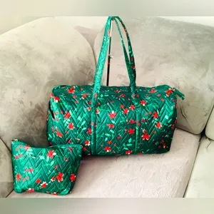 Lightweight spacious travel bag💚❤️🤍 Green thumbnail 2