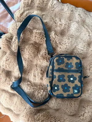 Thread crossbody  thumbnail 1