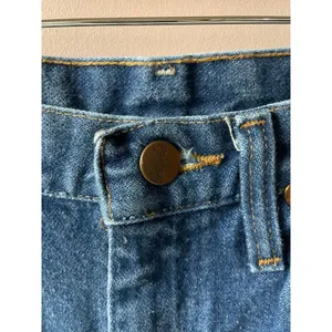 Vintage Wrangler Medium Wash Blue Straight Leg Jeans Size 5 x 34 GUC thumbnail 6