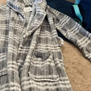 ‎Nicole miller small robe thumbnail 4