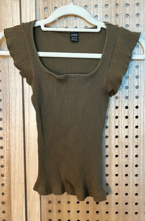 SheIn Ribbed Olive Green Cap Sleeve Top thumbnail 1
