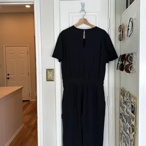Sweaty Betty Explorer short sleeve jumpsuit thumbnail 9