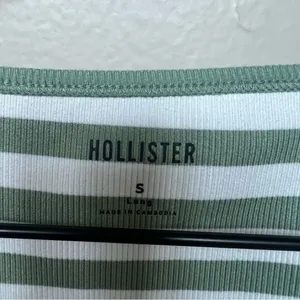 Hollister Ribbed Seamless Fabric Scoop Baby Tee Size Small Green White Stripes thumbnail 3