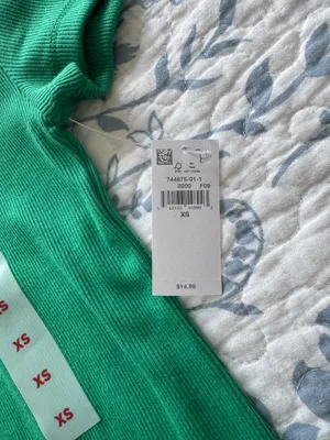 Old Navy Top thumbnail 2