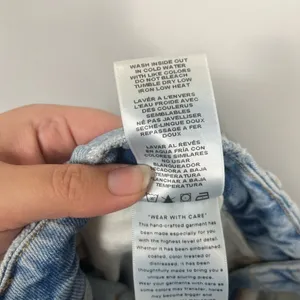 Good American Good Girlfriend Petite Jeans Women 6 28 Light Blue Denim Soft thumbnail 6