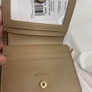 Coach Snap Wallet In Signature Canvas With Heart Print thumbnail 8