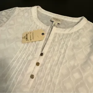 St.‎ John’s Bay White Shirt with Button Detail NWT size small thumbnail 2