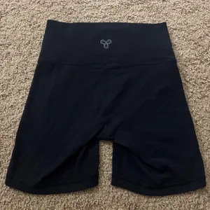 TNA Biker Shorts Aritzia thumbnail 2
