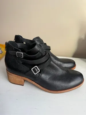 Kork-Ease Jardin Buckle Strap Black Leather Ankle Bootie Back Zip Size 7 thumbnail 3