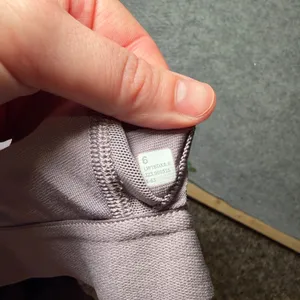 Lululemon Women Size 6 Sporty Purple Athletic Sports Bra thumbnail 2