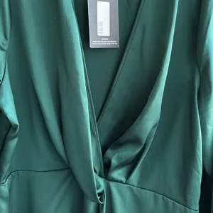 PrettyLittleThing The Emerald Green Satin Long Sleeve Wrap Dress, Size 1X thumbnail 14