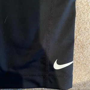 Nike Dri-Fit 3/4 Length Black Leggings thumbnail 5