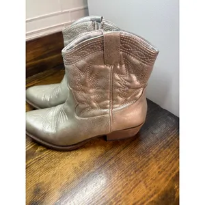 Coconuts By Matisse Silver Short‎ Cowgirl Boots Size 7 thumbnail 2