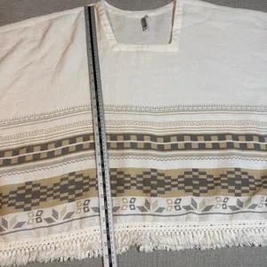 Monoreno Women Small‎ Boho Poncho Top White Geometric Fringe Hem Beach Coverup thumbnail 4