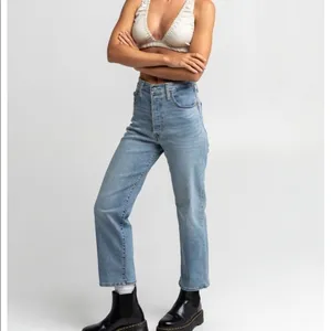 LEVI'S Worn To Ride Ribcage Straight Jeans in Light Blast‎ Size 30 thumbnail 10
