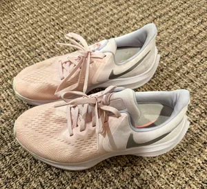 Nike Sneakers thumbnail 1