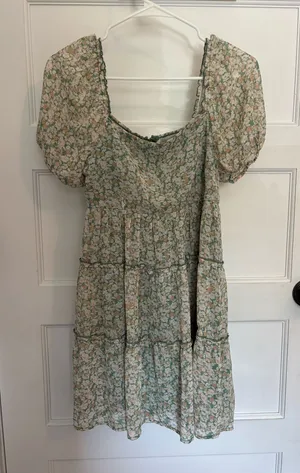 Jun & Ivy Green Dress thumbnail 1