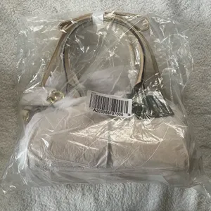 B. Makowsky Glove Leather Zip Top Convertible Satchel A203086 NWT Vanilla thumbnail 7
