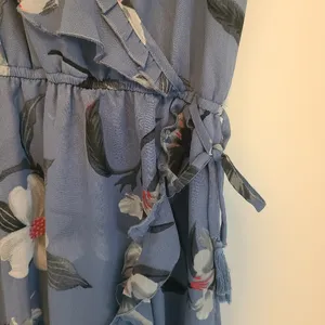 Hint of Blush Long Maxi Flutter Dress Size Large Magnolia Floral Blue High Low thumbnail 6