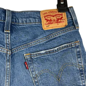 Levi’s 501 SZ W28 Jean Shorts Distressed Frayed Hem Button-Fly Hi-Rise Pockets thumbnail 4