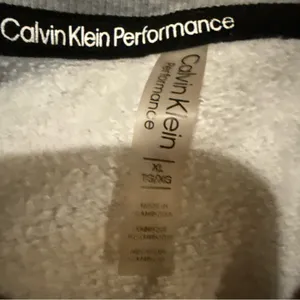 Calvin Klein Women's Crop Grey crew neck Size XLG‎ Long Sleeve Pullover relax thumbnail 3