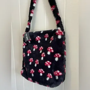 A NWT Sold Out Out Of Stock Fluffy Mushroom Hot Topic Large Tote Crossbody Bag thumbnail 2
