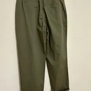 A New Day Womens Pants Stretch High Rise Relaxed Hip and Thighs Green Size 10 thumbnail 2
