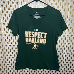 Oakland A’s athletics baseball MLB women’s T-shirt fitted fanatics size M thumbnail 1