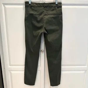 H&M Womens 4 Ankle Dress Pants Length Slim Olive Green Flat Front Side Zipper thumbnail 2