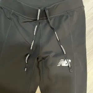 Set‎ NWOT New Balance womens Black and Green Active Leggings thumbnail 6