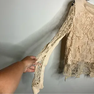 Free‎ People tan crocheted lace overlay top open back women’s size small trendy thumbnail 5
