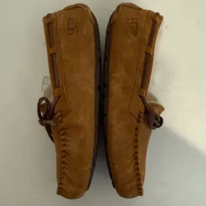 UGG Dakota Slipper Moccasin Chestnut Brown Suede Size 5 Shearling Lining NEW thumbnail 8