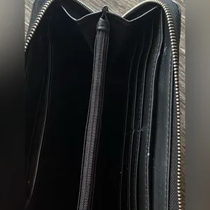Guess Black Leather Logo Zip Wallet thumbnail 8