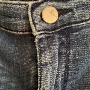 DKNY jeans Soho 800 t women's size 16 Length 39 inseam 38 rise 10 thumbnail 4