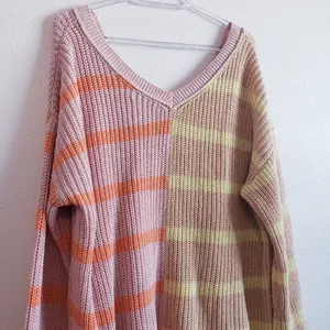 American Egale Stripped Chunky Lightweight V-Neckline Sweater thumbnail 7