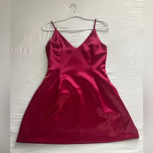 OOTDFash Burgundy Satin Dress Size Medium‎ thumbnail 3