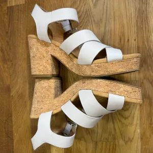 TOMS Ava Cork Sandals Women's 8 Strappy Block Heel 4" Buckle Beige thumbnail 3