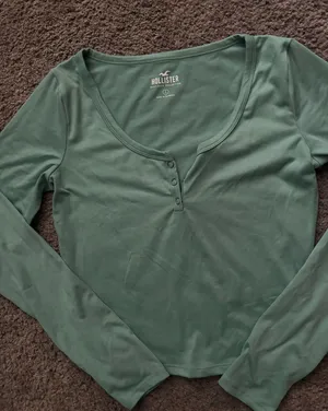 Hollister Top thumbnail 1