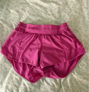 Lululemon 2.5" Hotty Hot thumbnail 2